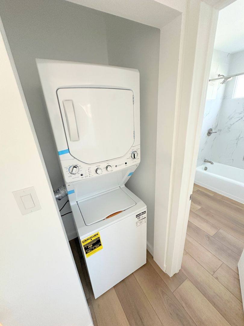 Apartment for rent at 14410 Magnolia Blvd, Sherman Oaks, CA 91423