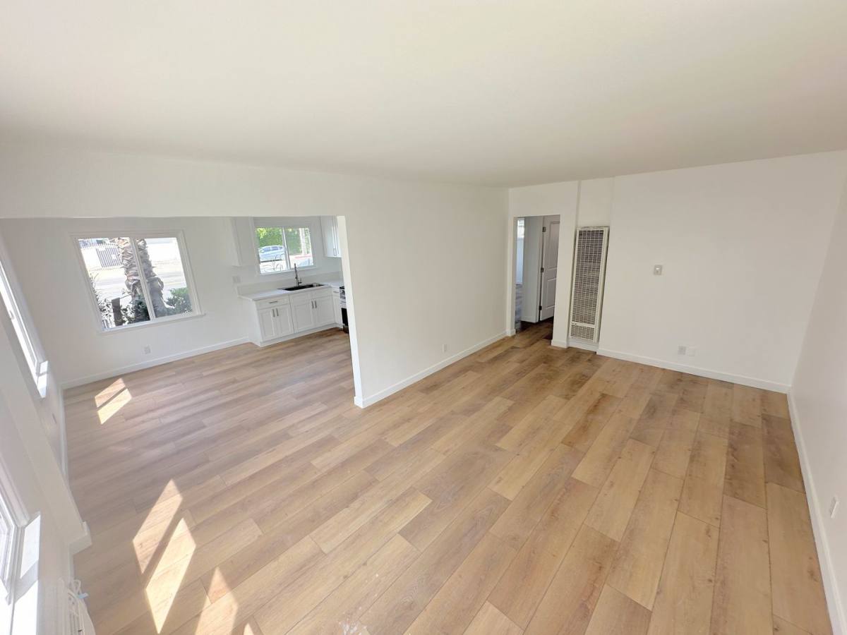 Apartment for rent at 14410 Magnolia Blvd, Sherman Oaks, CA 91423