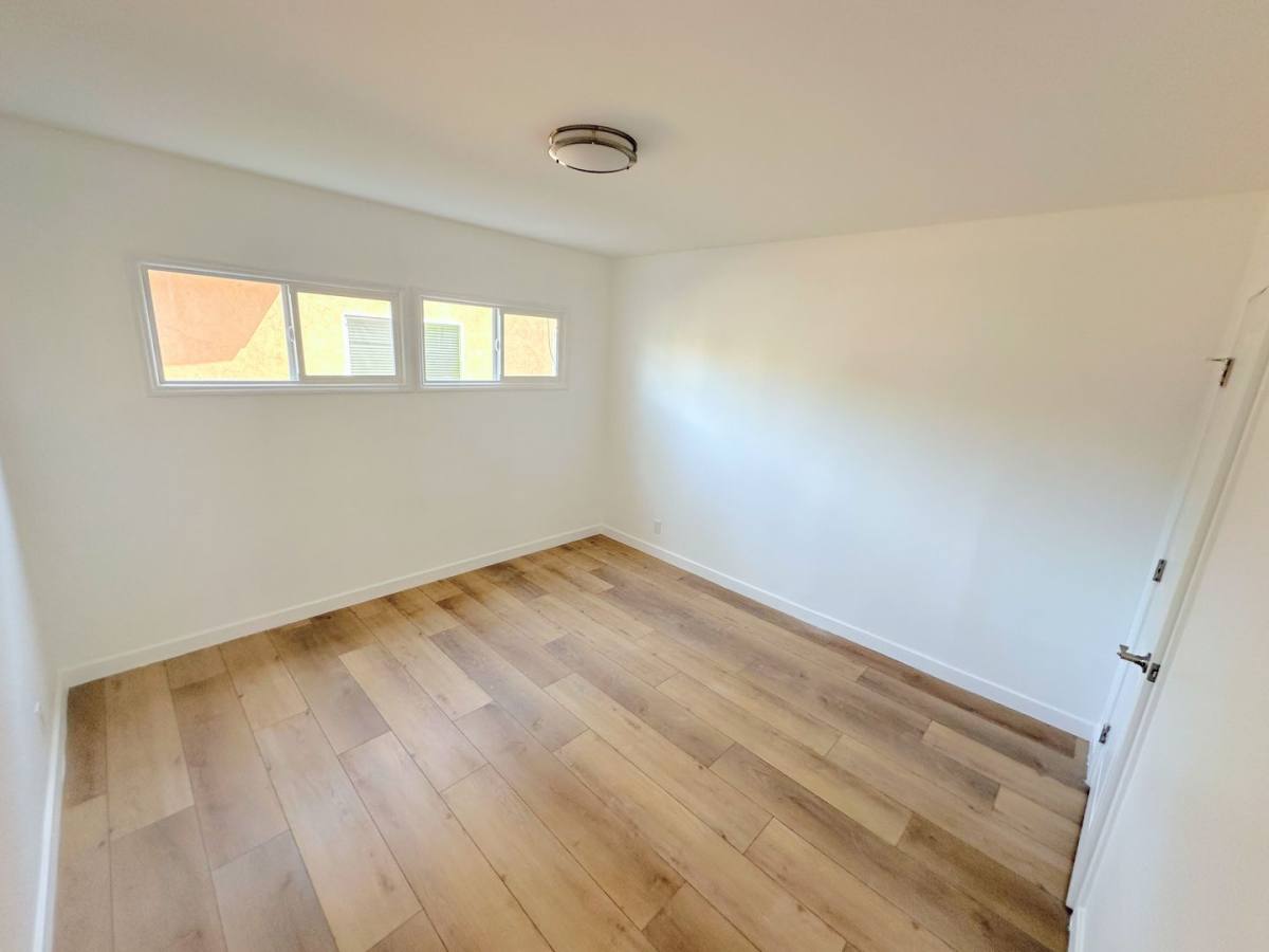 Apartment for rent at 14410 Magnolia Blvd, Sherman Oaks, CA 91423