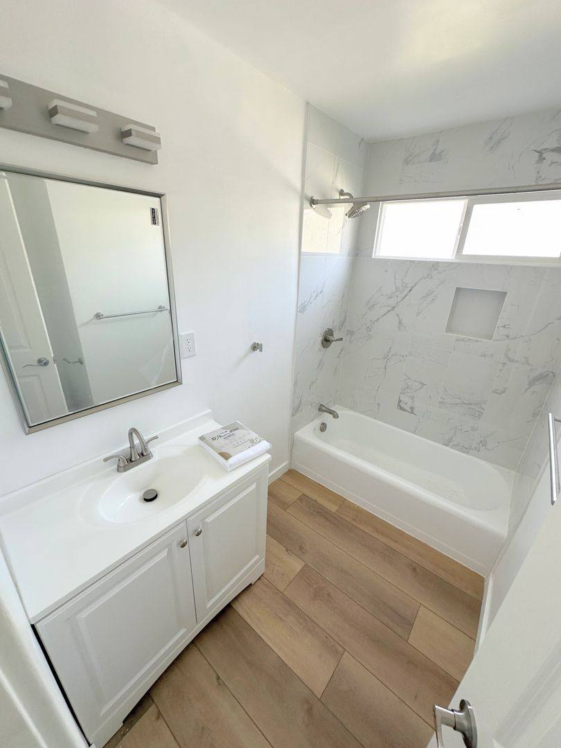 Apartment for rent at 14410 Magnolia Blvd, Sherman Oaks, CA 91423