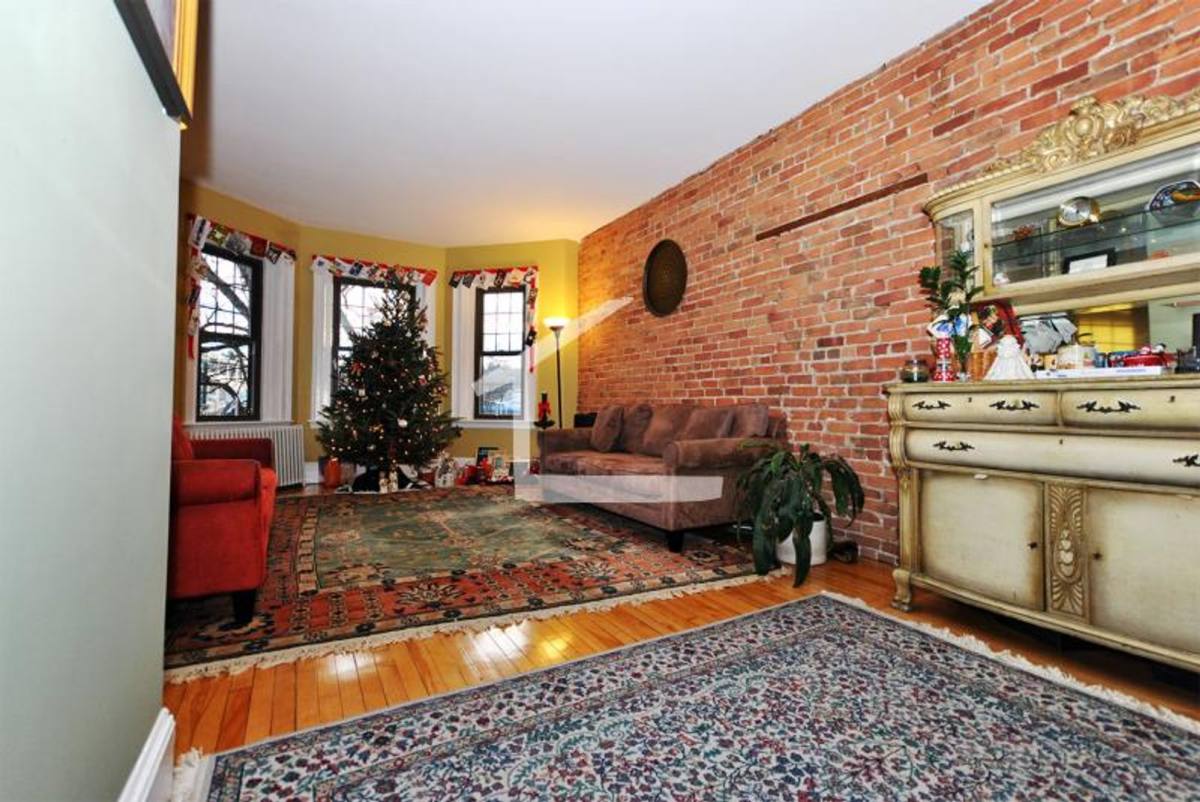 Apartment for rent at 1161 Commonwealth Ave #5, Allston, MA 02134