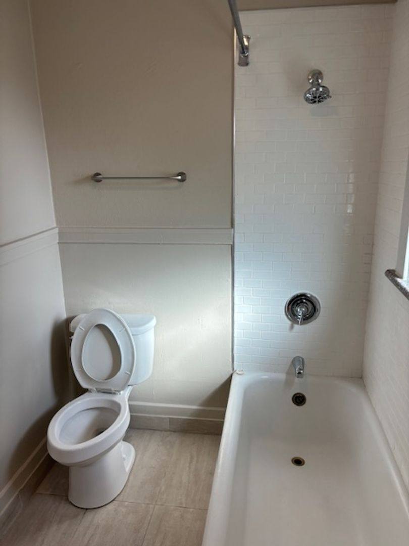 Apartment for rent at 404 W Walnut St, Lodi, CA 95240