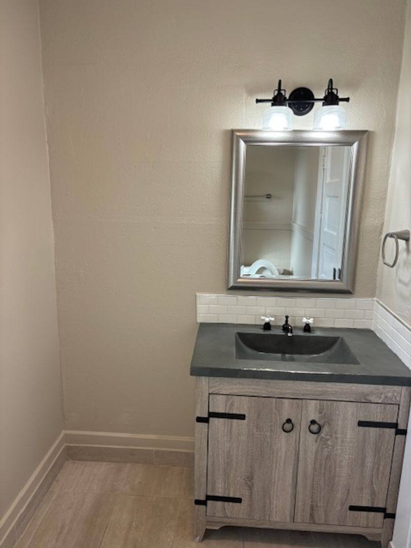 Apartment for rent at 404 W Walnut St, Lodi, CA 95240