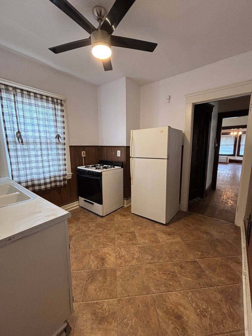 Apartment for rent at 1376 W 91st St, Cleveland, OH 44102