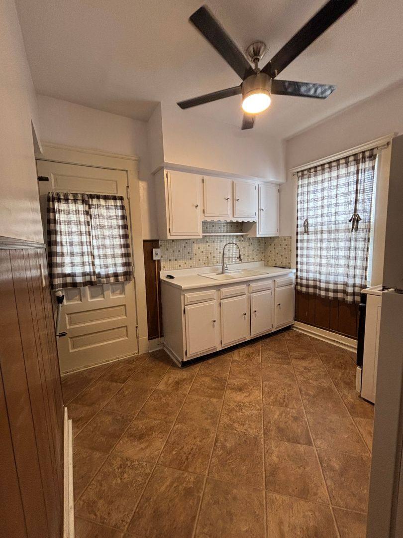 Apartment for rent at 1376 W 91st St, Cleveland, OH 44102