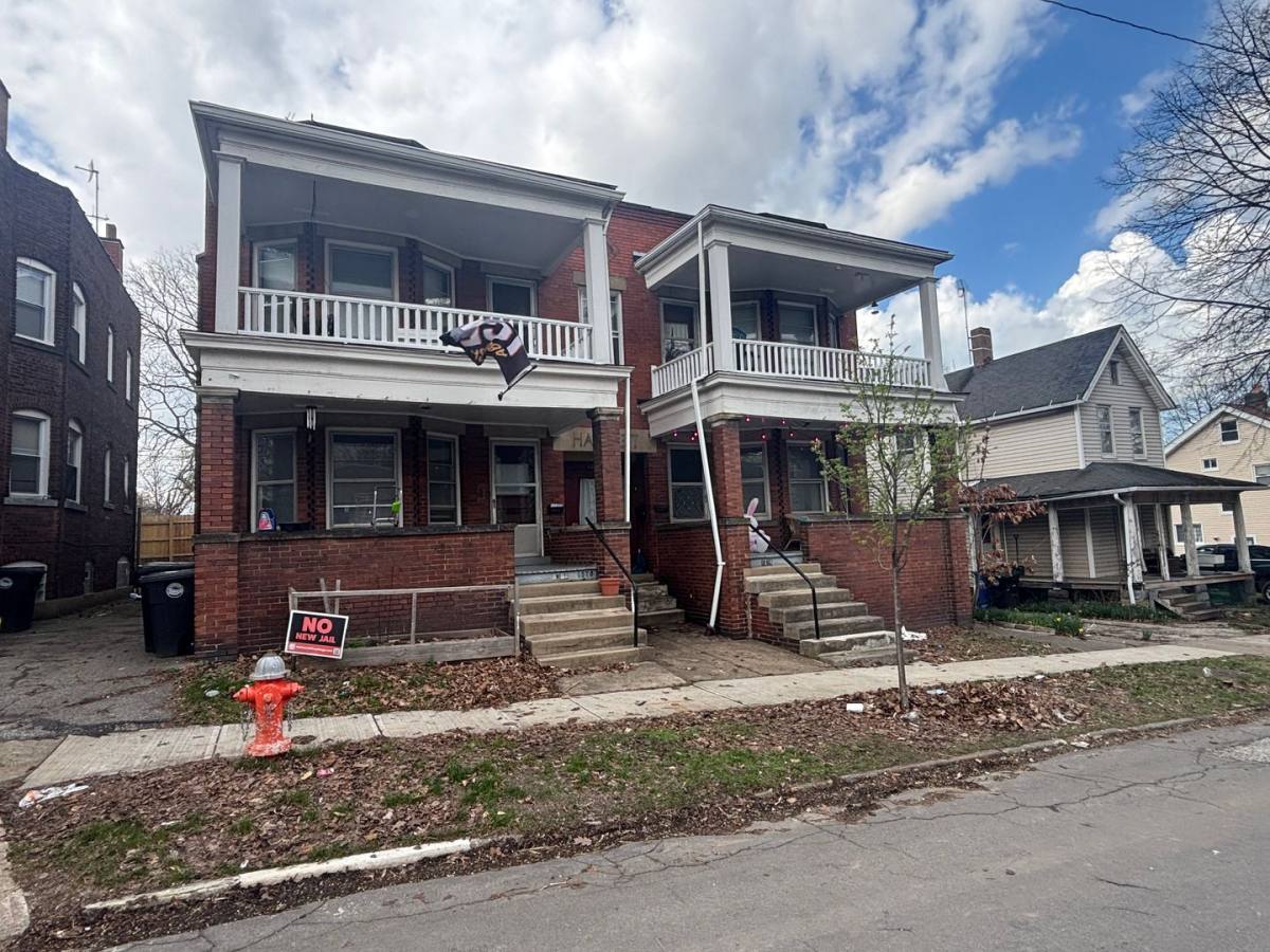 Apartment for rent at 1376 W 91st St, Cleveland, OH 44102