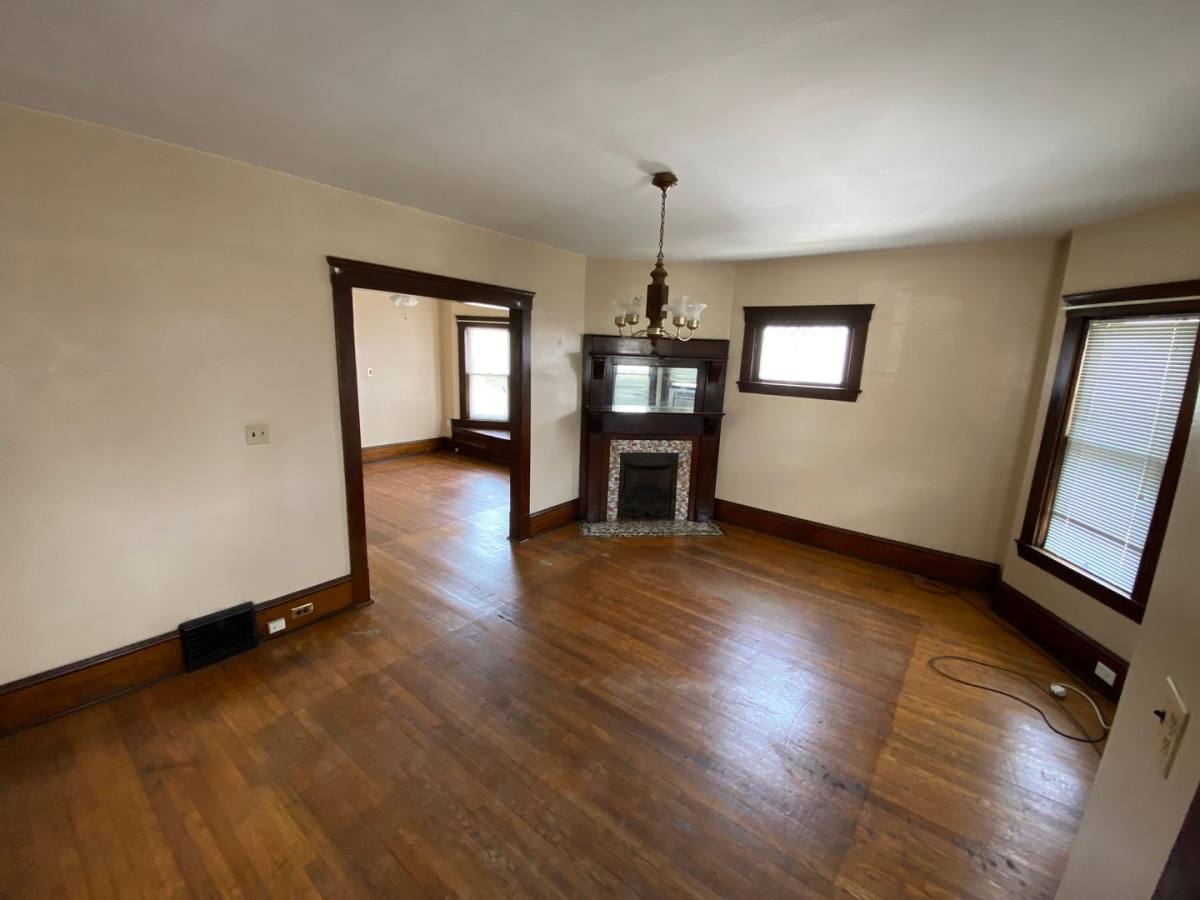 Apartment for rent at 1376 W 91st St, Cleveland, OH 44102