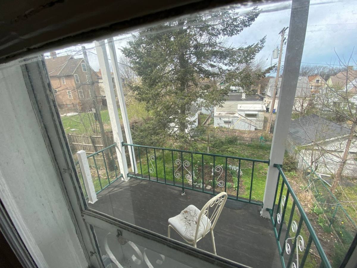 Apartment for rent at 1376 W 91st St, Cleveland, OH 44102