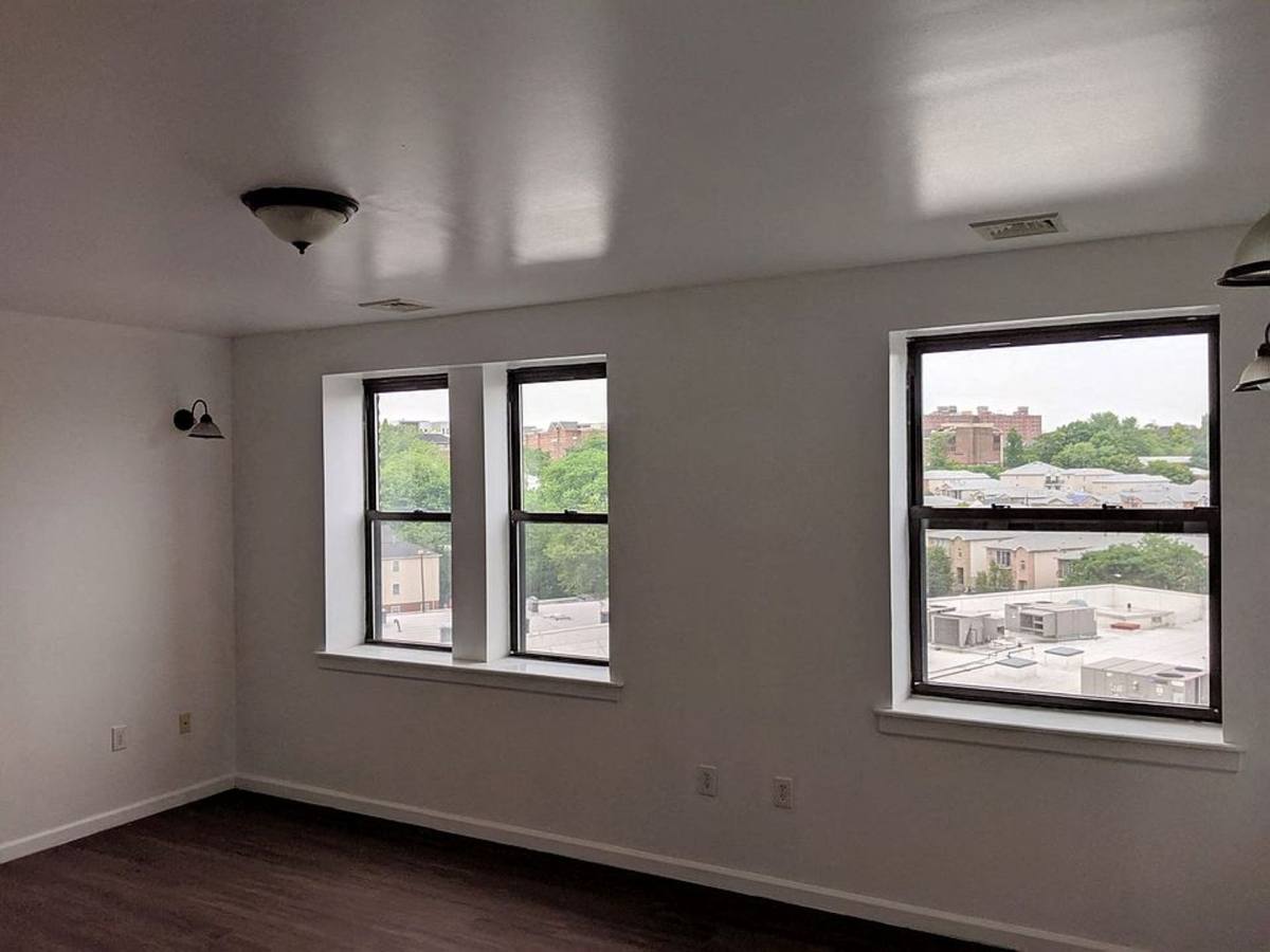 Apartment for rent at 39 Lincoln Park, Newark, NJ 07102