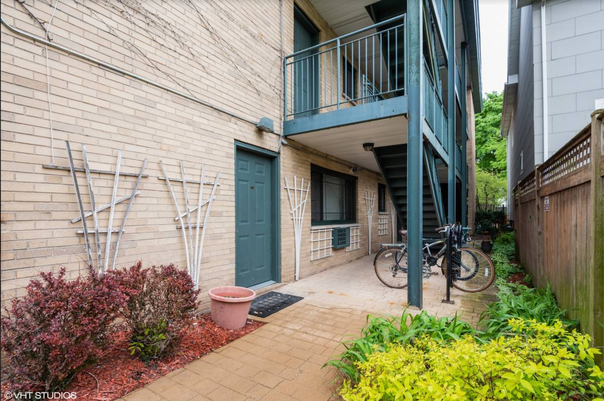Apartment for rent at 1936 Wesley Ave, Evanston, IL 60201