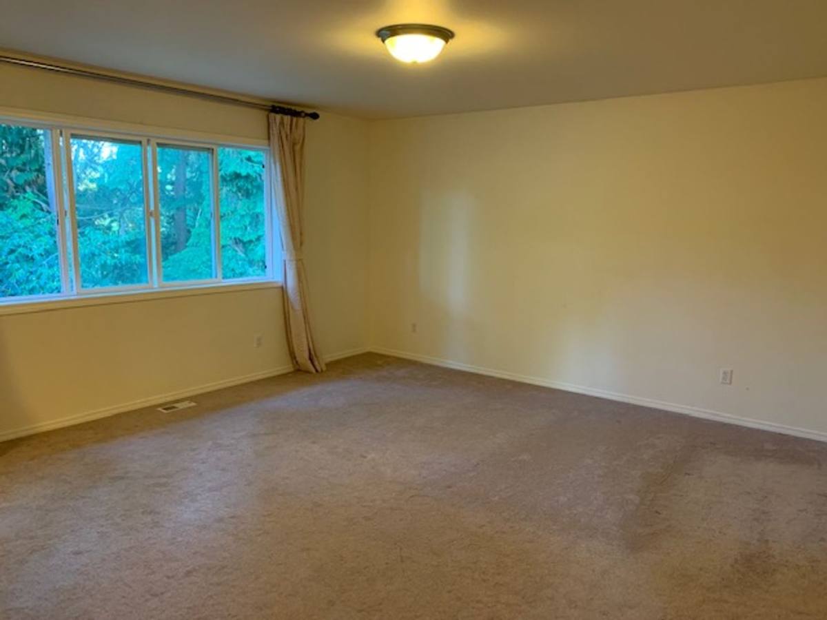 House for rent at 2907 NE 196th St, Seattle, WA 98155