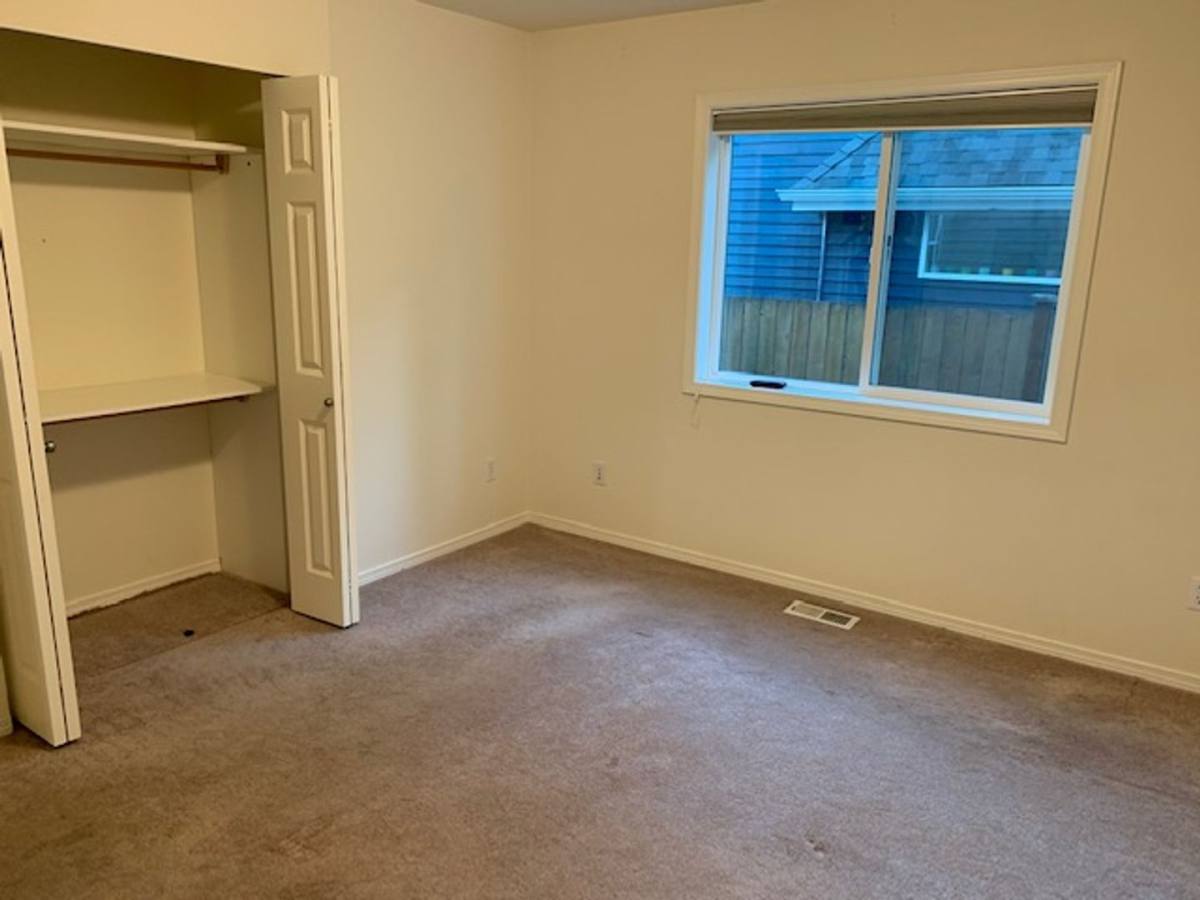 House for rent at 2907 NE 196th St, Seattle, WA 98155