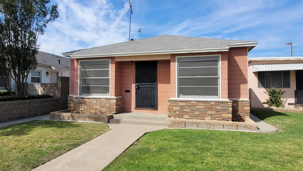 Apartment for rent at 104 E Harding, Montebello, CA 90640