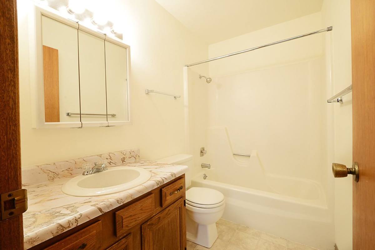 Apartment for rent at 605 19th Ave SE, Minot, ND 58701