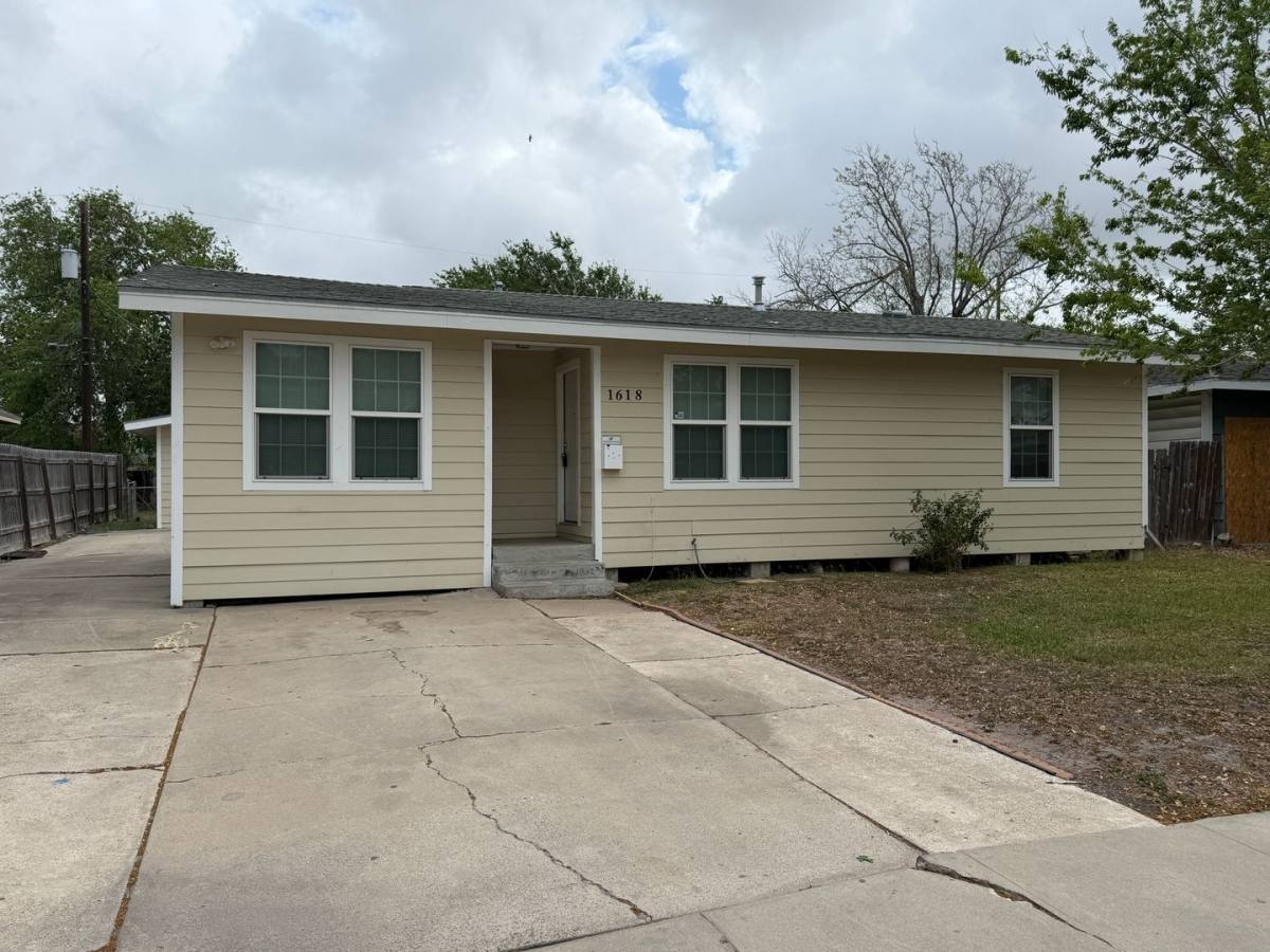 Apartment for rent at 1618 Birch Place, Corpus Christi, TX 78416