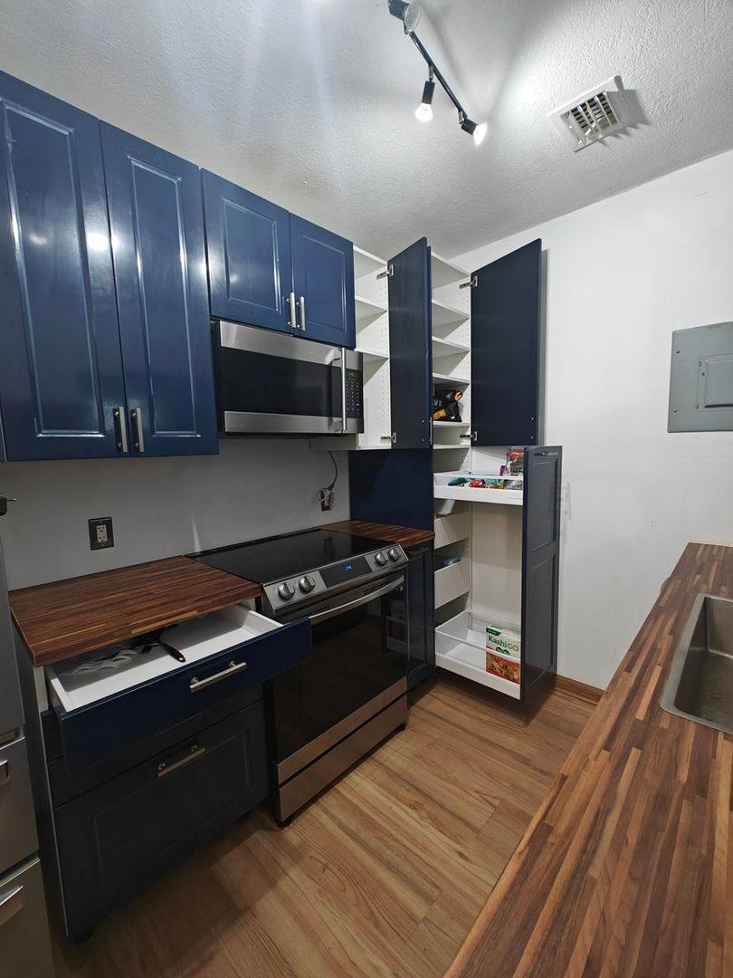 House for rent at 76 NE 170th St, Miami, FL 33162
