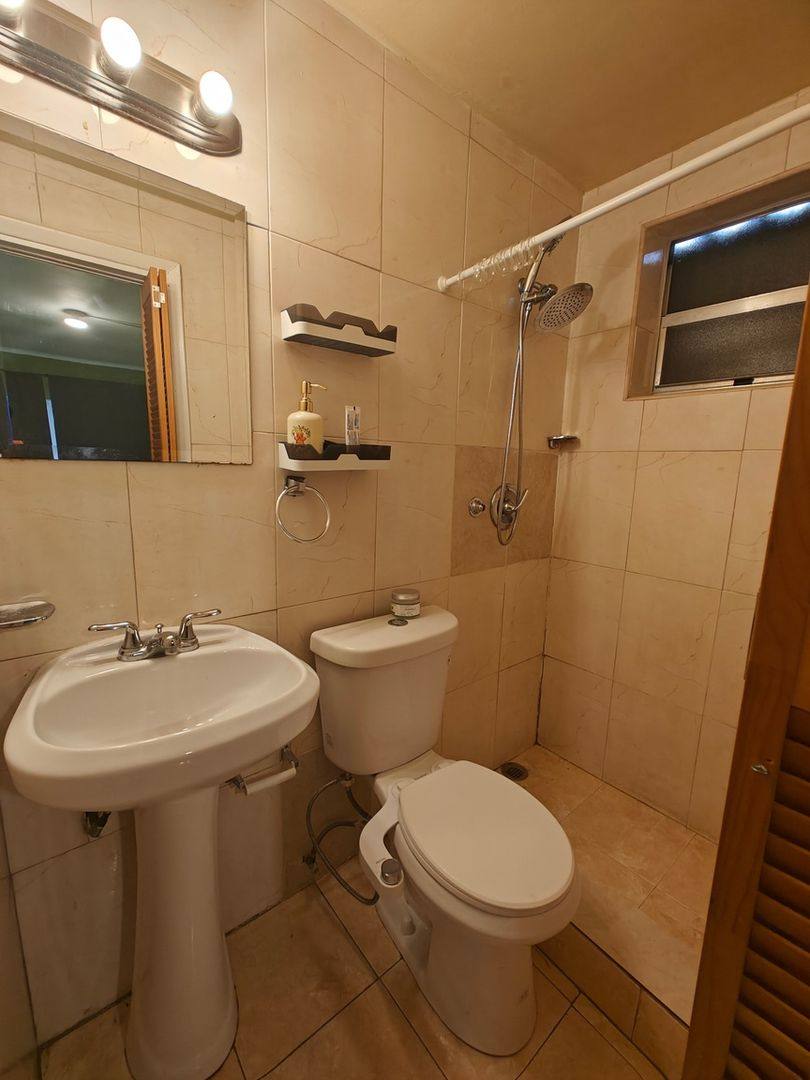 House for rent at 76 NE 170th St, Miami, FL 33162