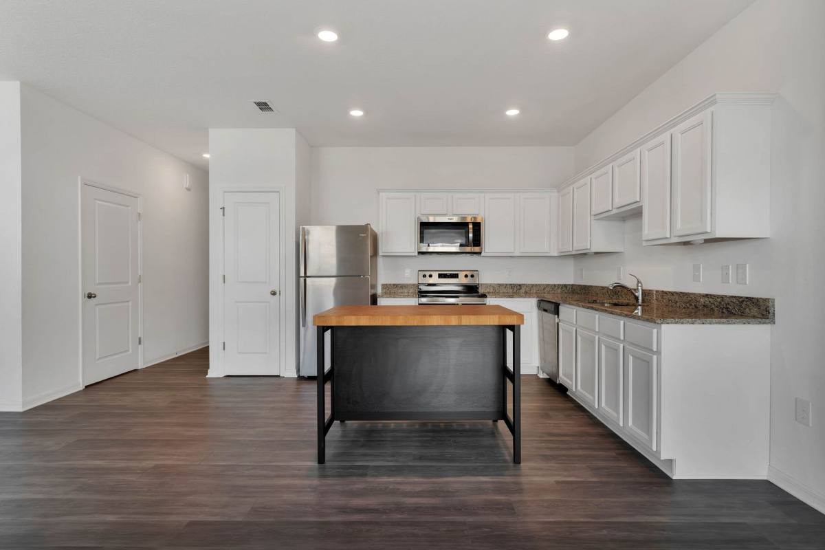 Townhouse for rent at 840 Grandin St, Davenport, FL 33837