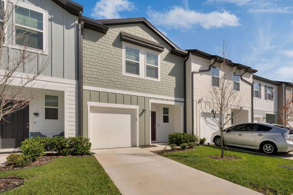 Townhouse for rent at 840 Grandin St, Davenport, FL 33837