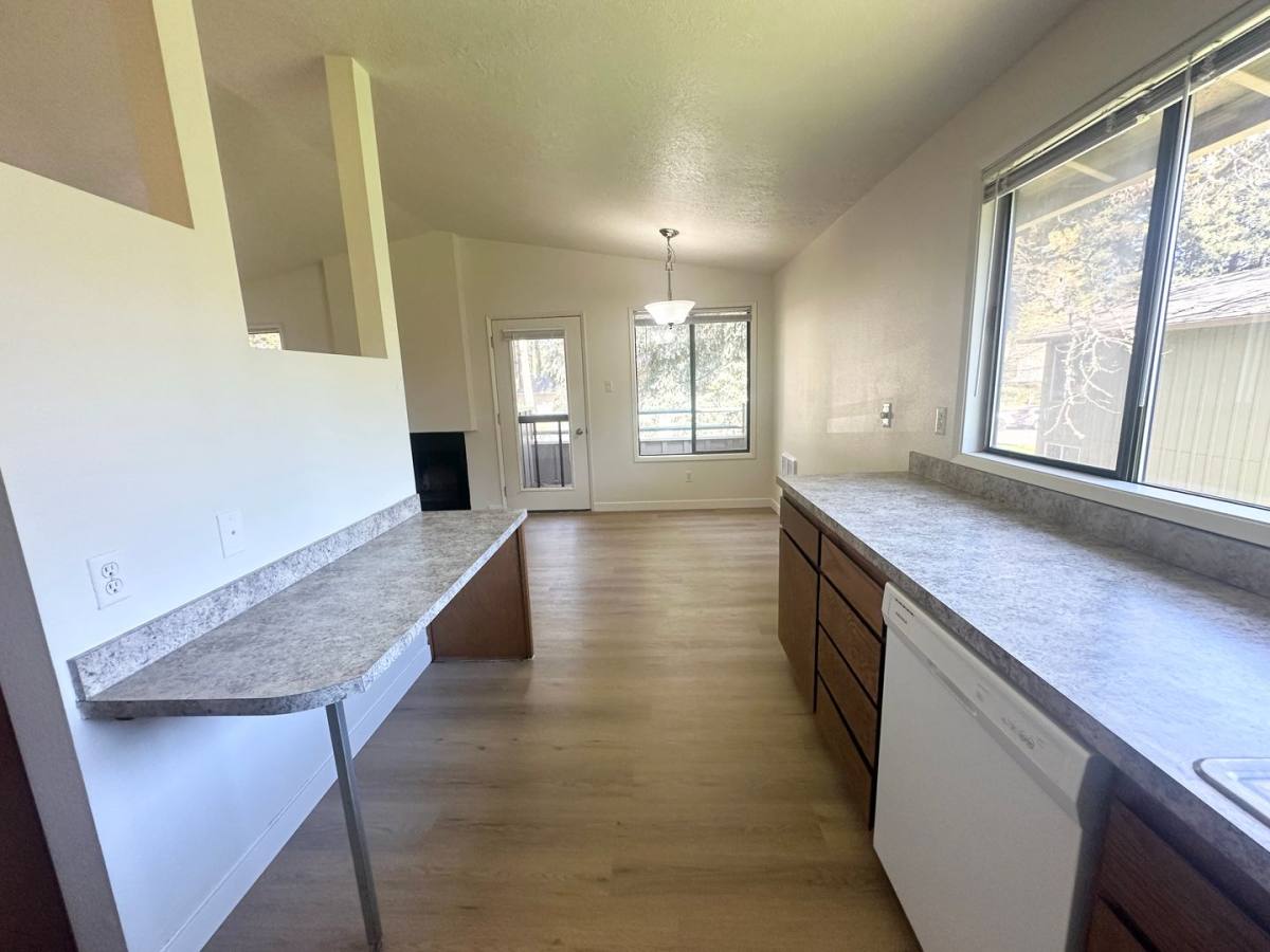 Condo for rent at 7060 SW Montauk Circle, Lake Oswego, OR 97035