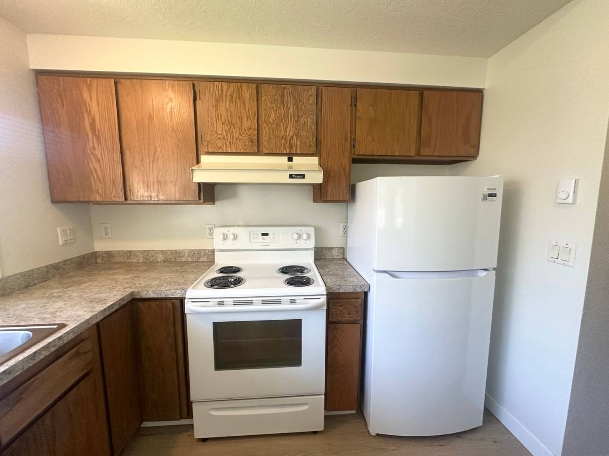 Condo for rent at 7060 SW Montauk Circle, Lake Oswego, OR 97035