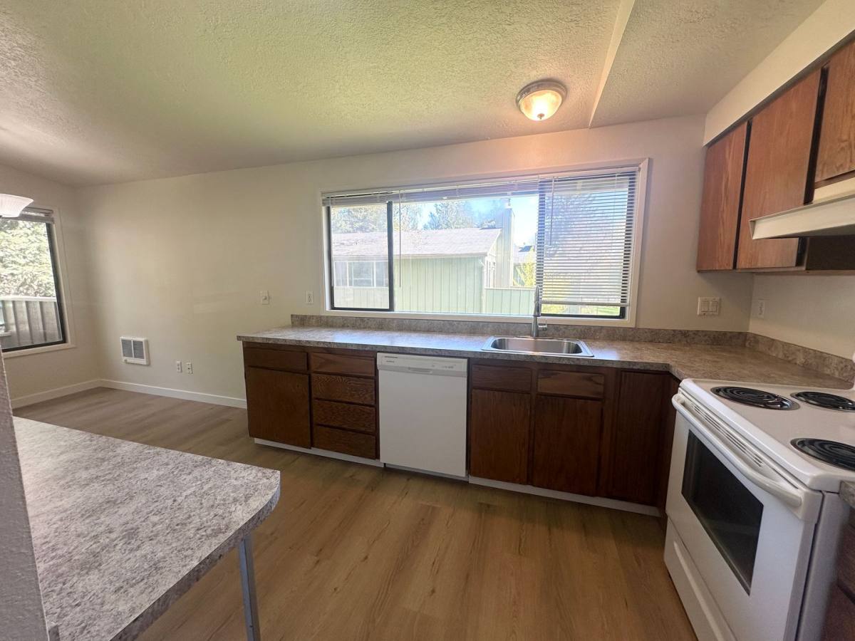 Condo for rent at 7060 SW Montauk Circle, Lake Oswego, OR 97035