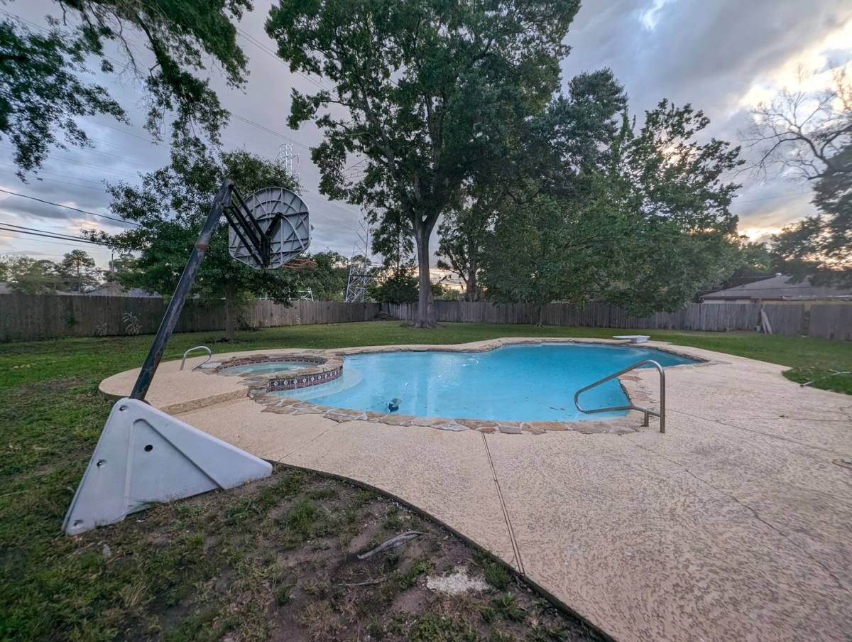 House for rent at 10415 Westray St, Houston, TX 77043