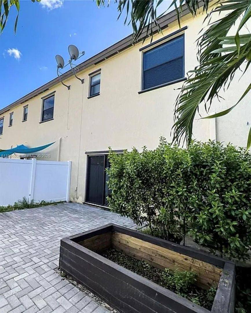 Townhouse for rent at 3349 W 105th Terrace, Hialeah, FL 33018