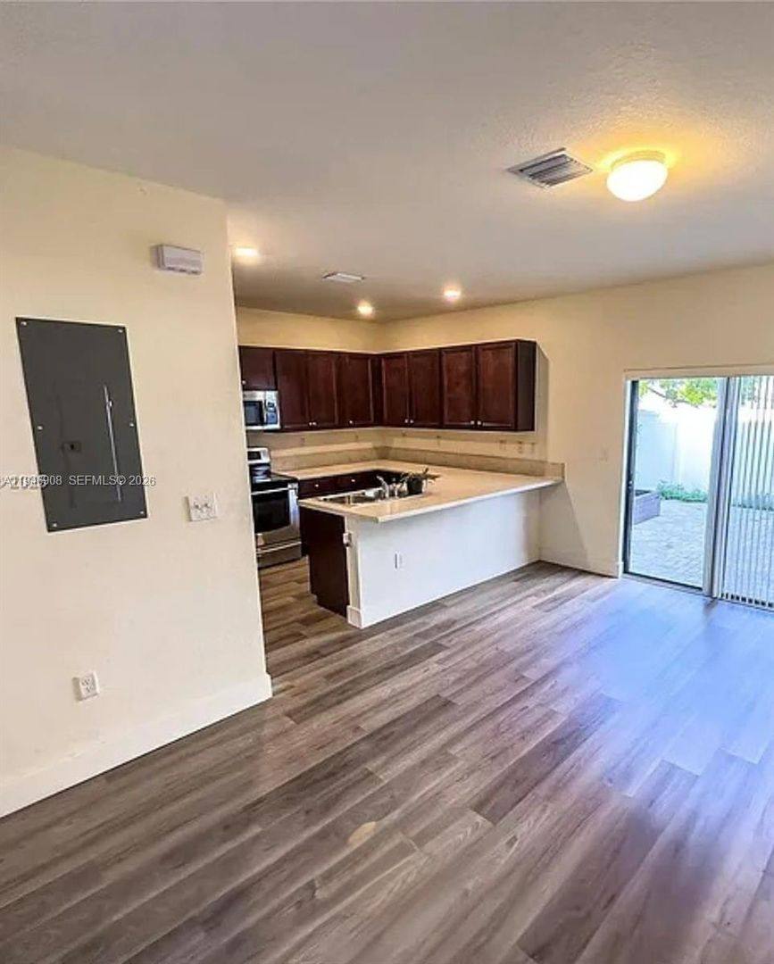 Townhouse for rent at 3349 W 105th Terrace, Hialeah, FL 33018