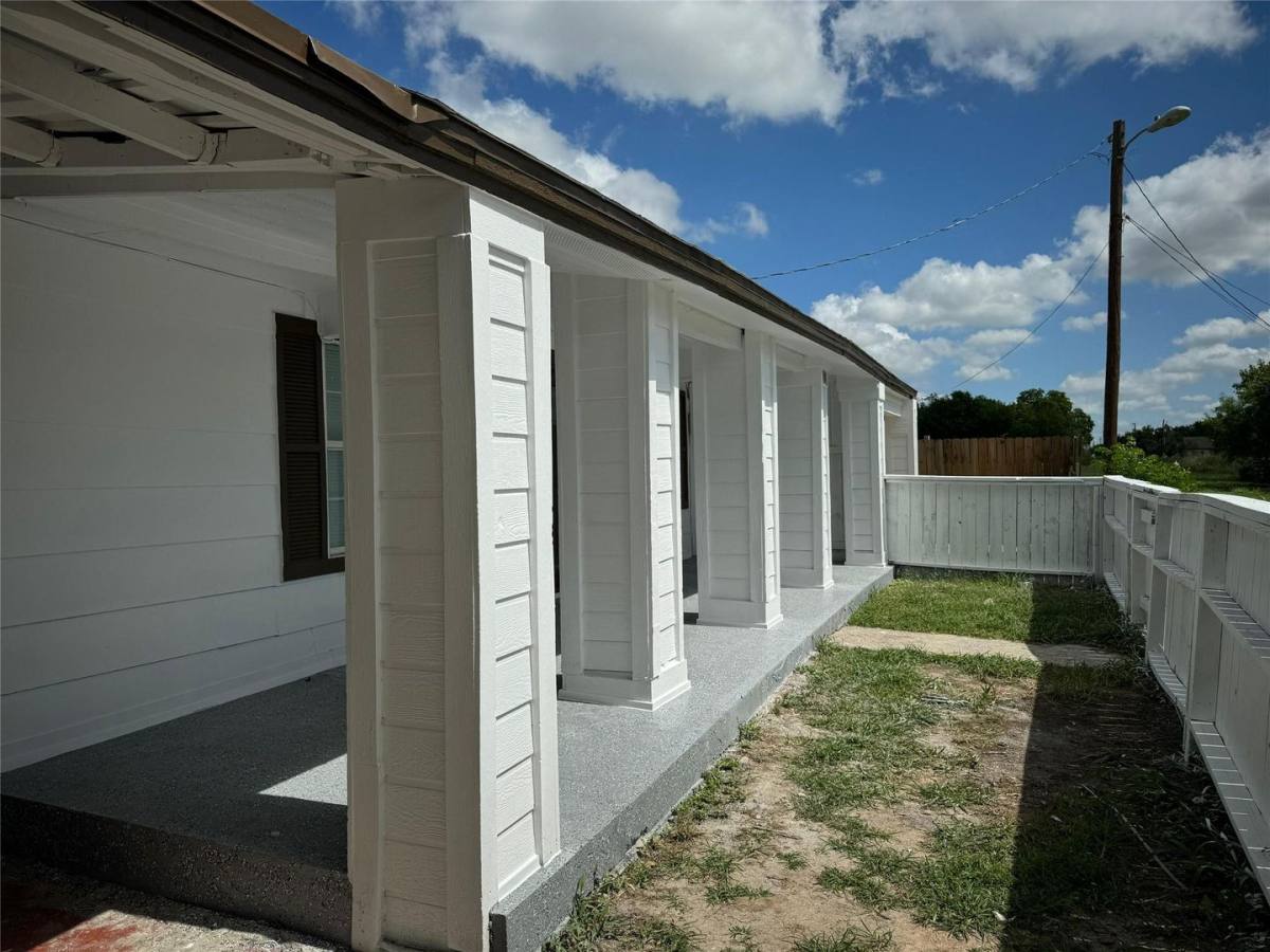 Apartment for rent at 101 S Lockhart St, Manor, TX 78653