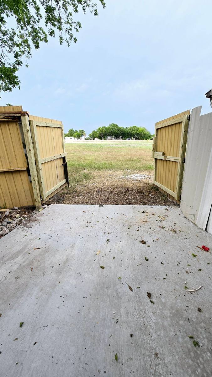 Apartment for rent at 101 S Lockhart St, Manor, TX 78653
