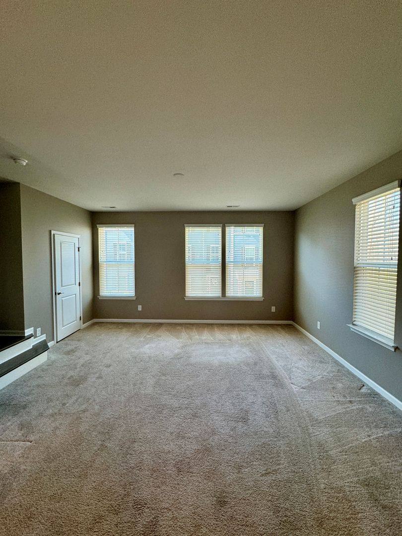 Townhouse for rent at 1214 Ashbury St, Charlotte, NC 28216
