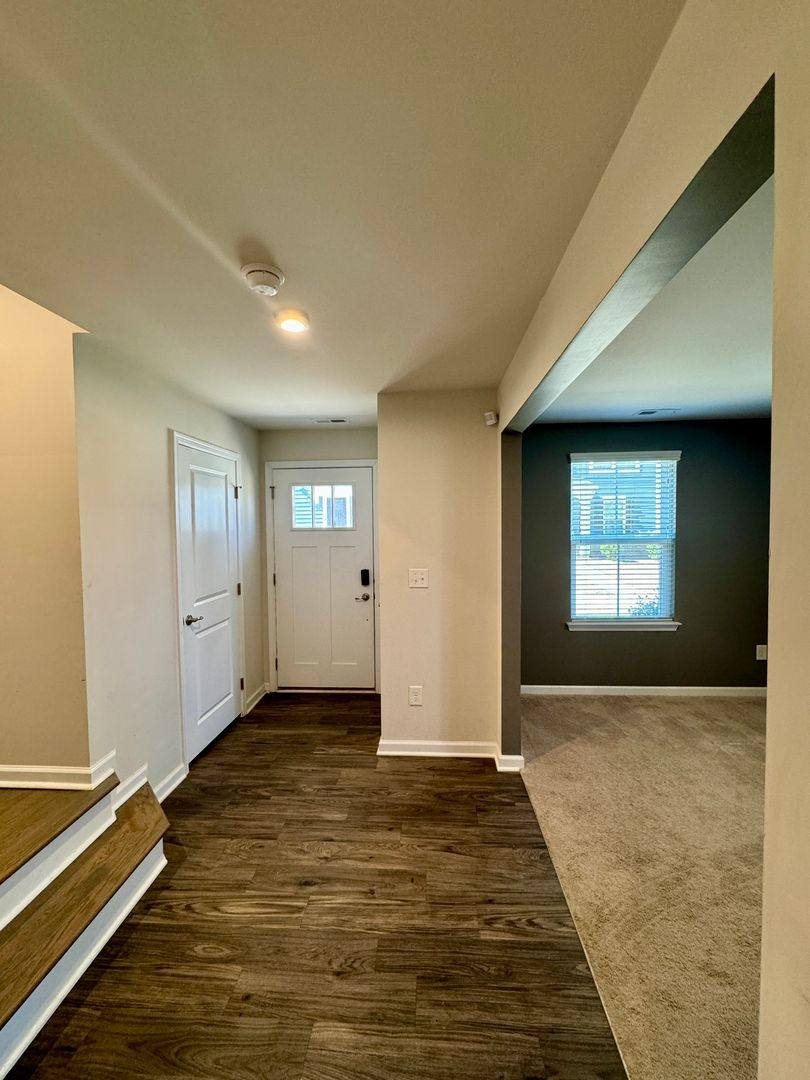 Townhouse for rent at 1214 Ashbury St, Charlotte, NC 28216