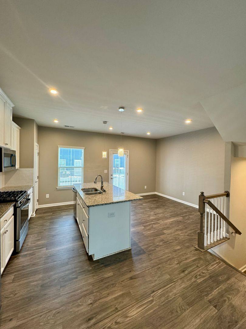 Townhouse for rent at 1214 Ashbury St, Charlotte, NC 28216