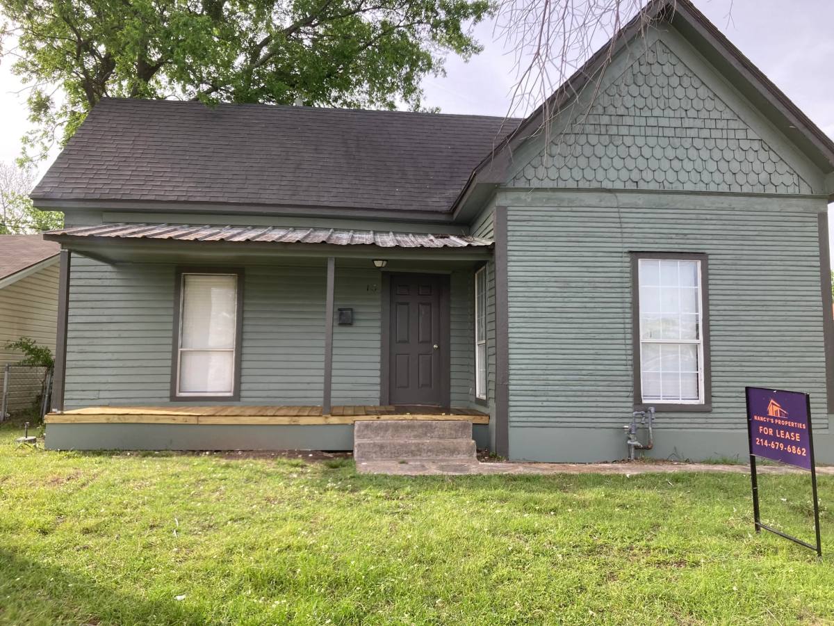 House for rent at 115 1st St, Terrell, TX 75160