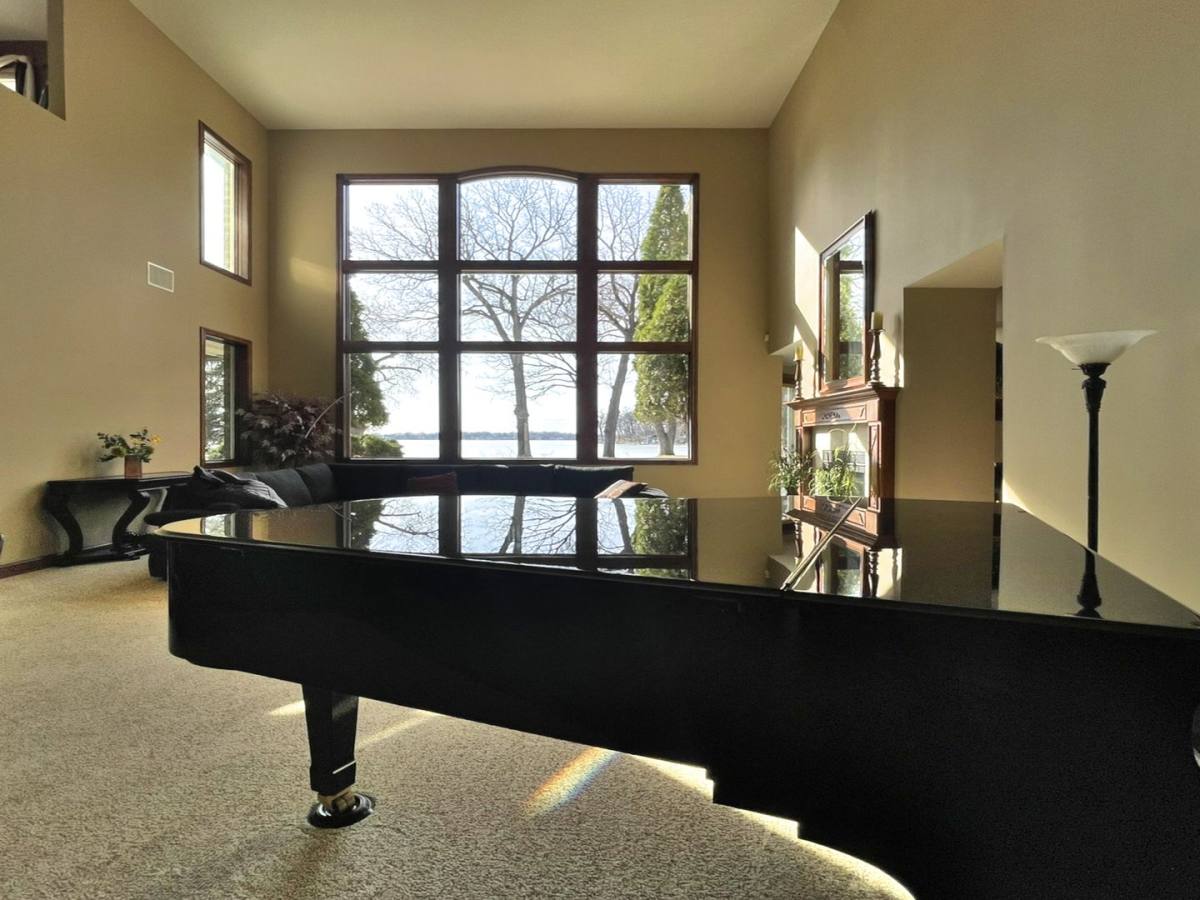 Apartment for rent at 3995 N Shore Dr, Mound, MN 55364