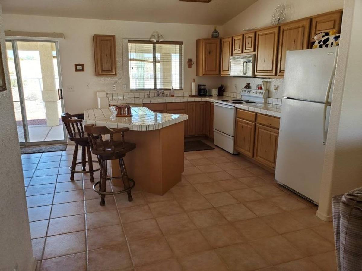 House for rent at 1391 McCulloch Blvd S, Lake Havasu City, AZ 86406