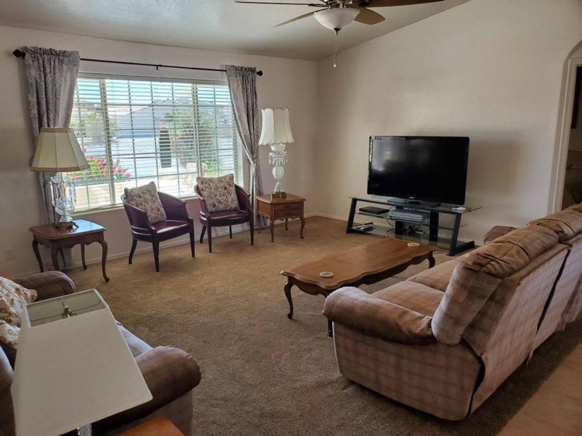 House for rent at 1391 McCulloch Blvd S, Lake Havasu City, AZ 86406