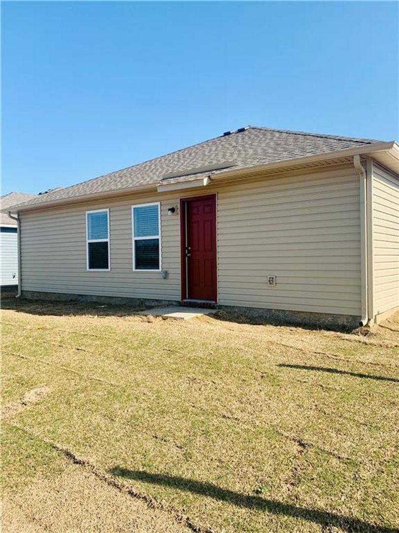 House for rent at 936 E Bunting St, Fayetteville, AR 72701