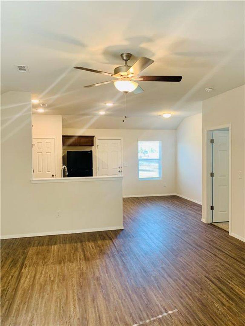 House for rent at 936 E Bunting St, Fayetteville, AR 72701