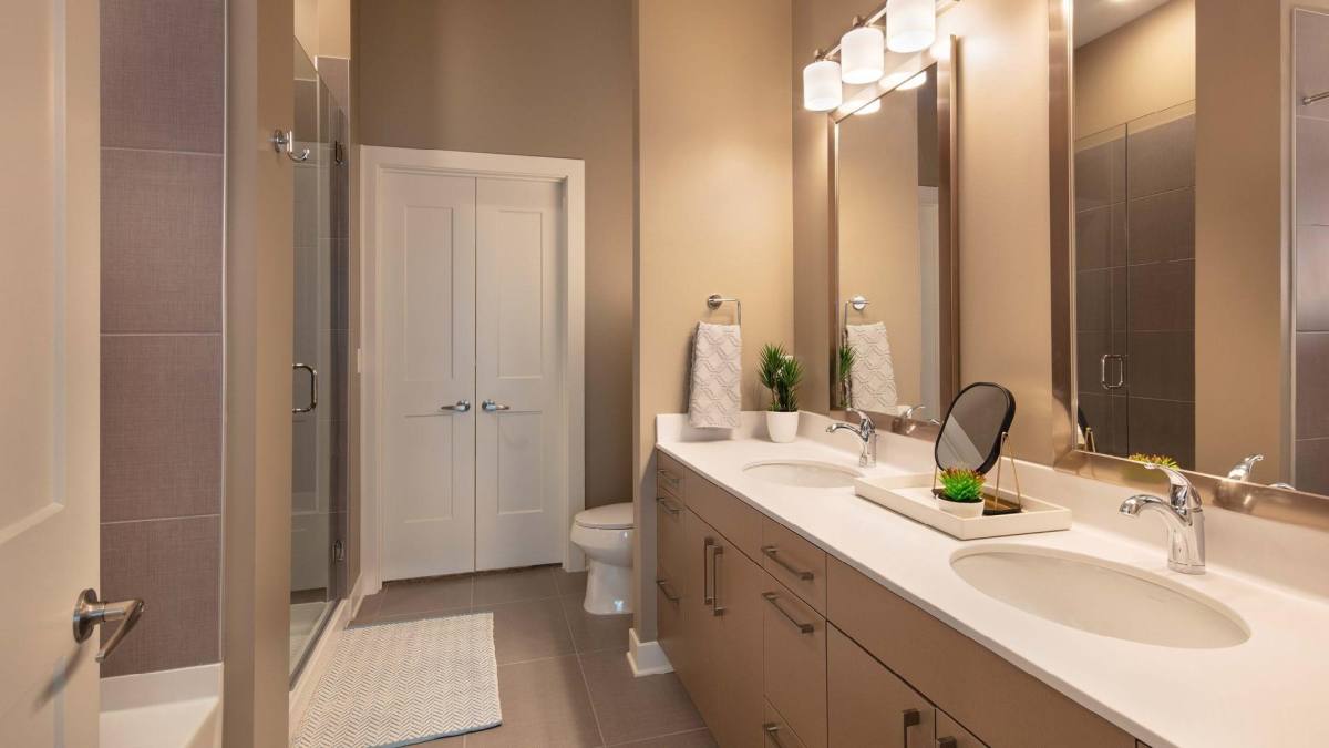 Apartment for rent at 50 Yorktown Shopping Center, Lombard, IL 60148