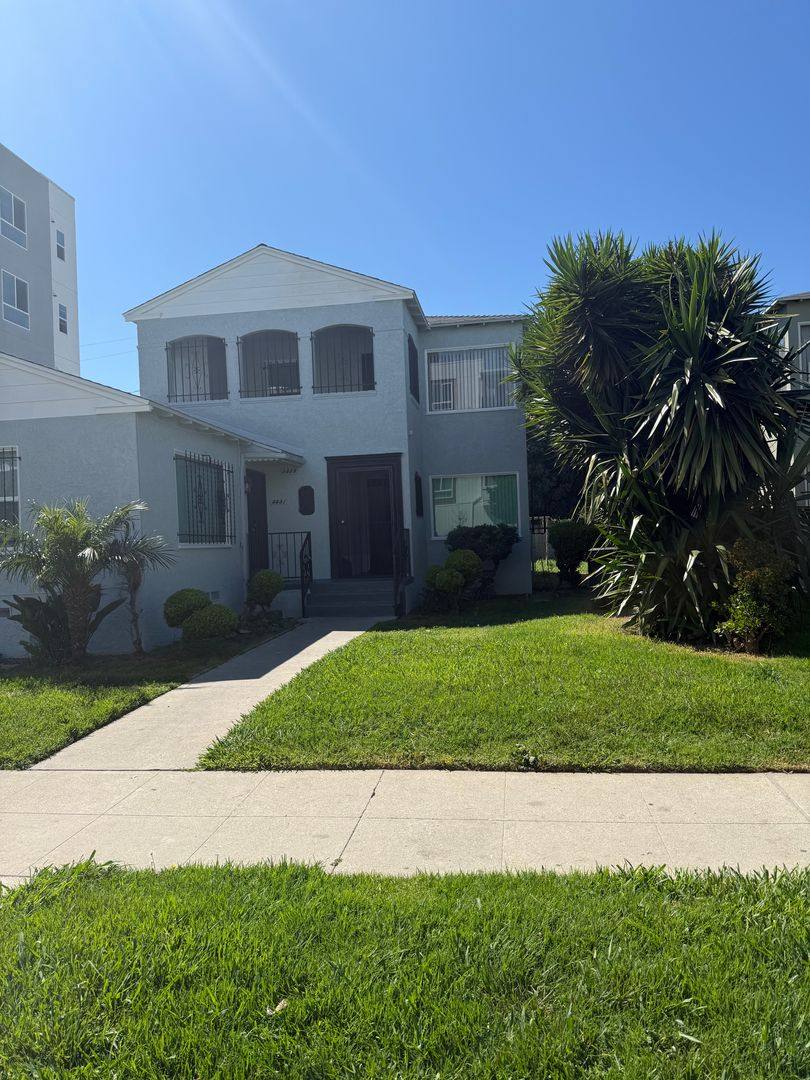 Apartment for rent at 3527 Chesapeake Ave, Los Angeles, CA 90016