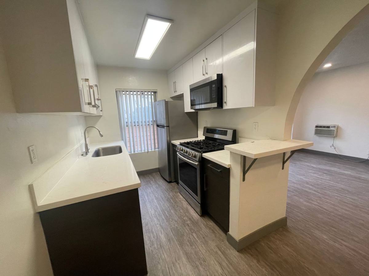 Apartment for rent at 3419-31 Keystone Ave, Los Angeles, CA 90034