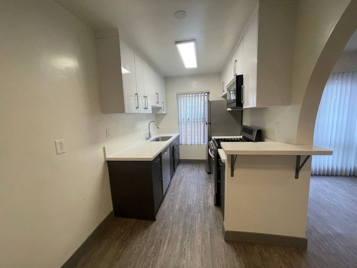 Apartment for rent at 3419-31 Keystone Ave, Los Angeles, CA 90034