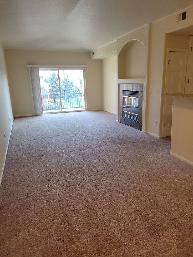 Townhouse for rent at 1703 Whitehall Dr, Longmont, CO 80504