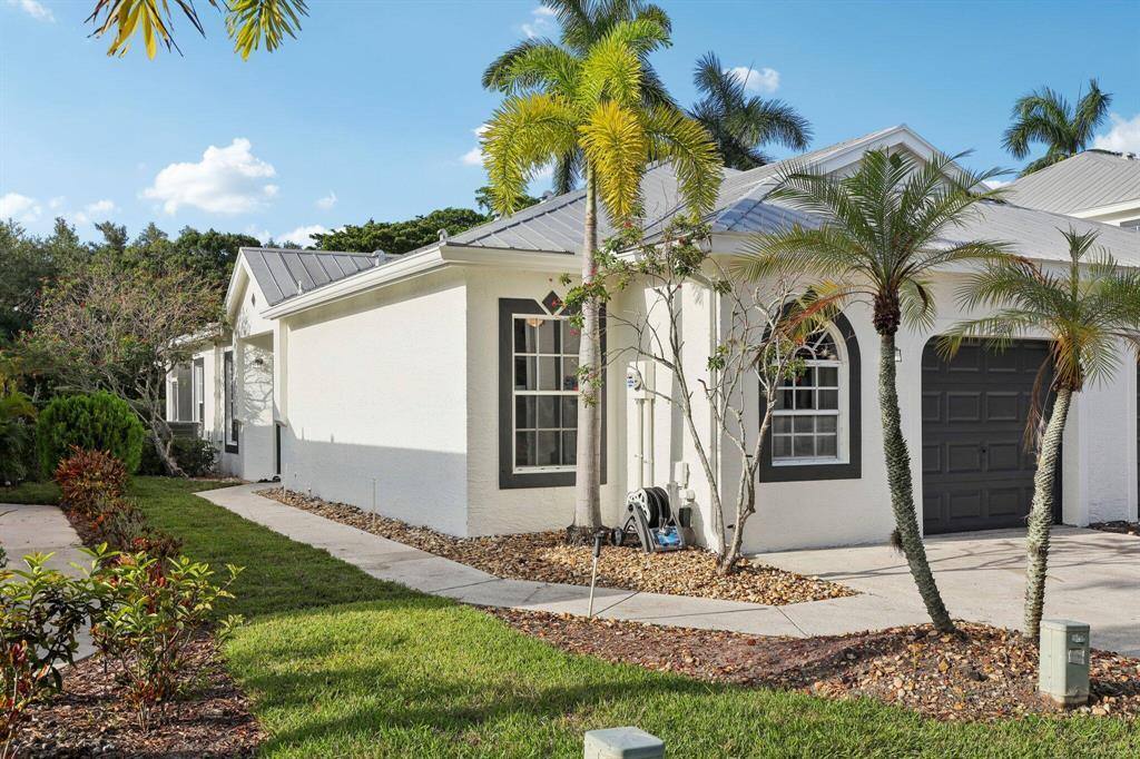 Townhouse for rent at 10709 Pelican Dr, Wellington, FL 33414