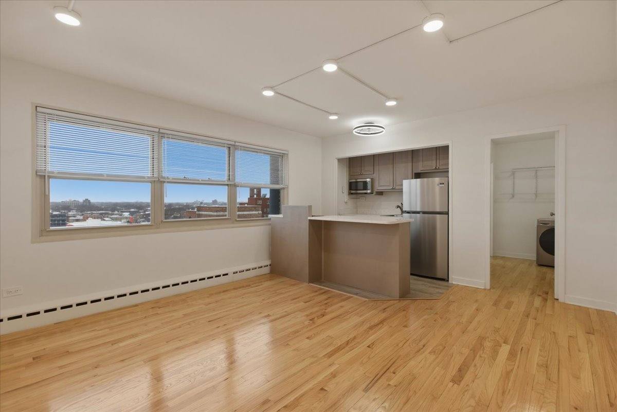 Apartment for rent at 5630 N Sheridan Rd #S1106, Chicago, IL 60660