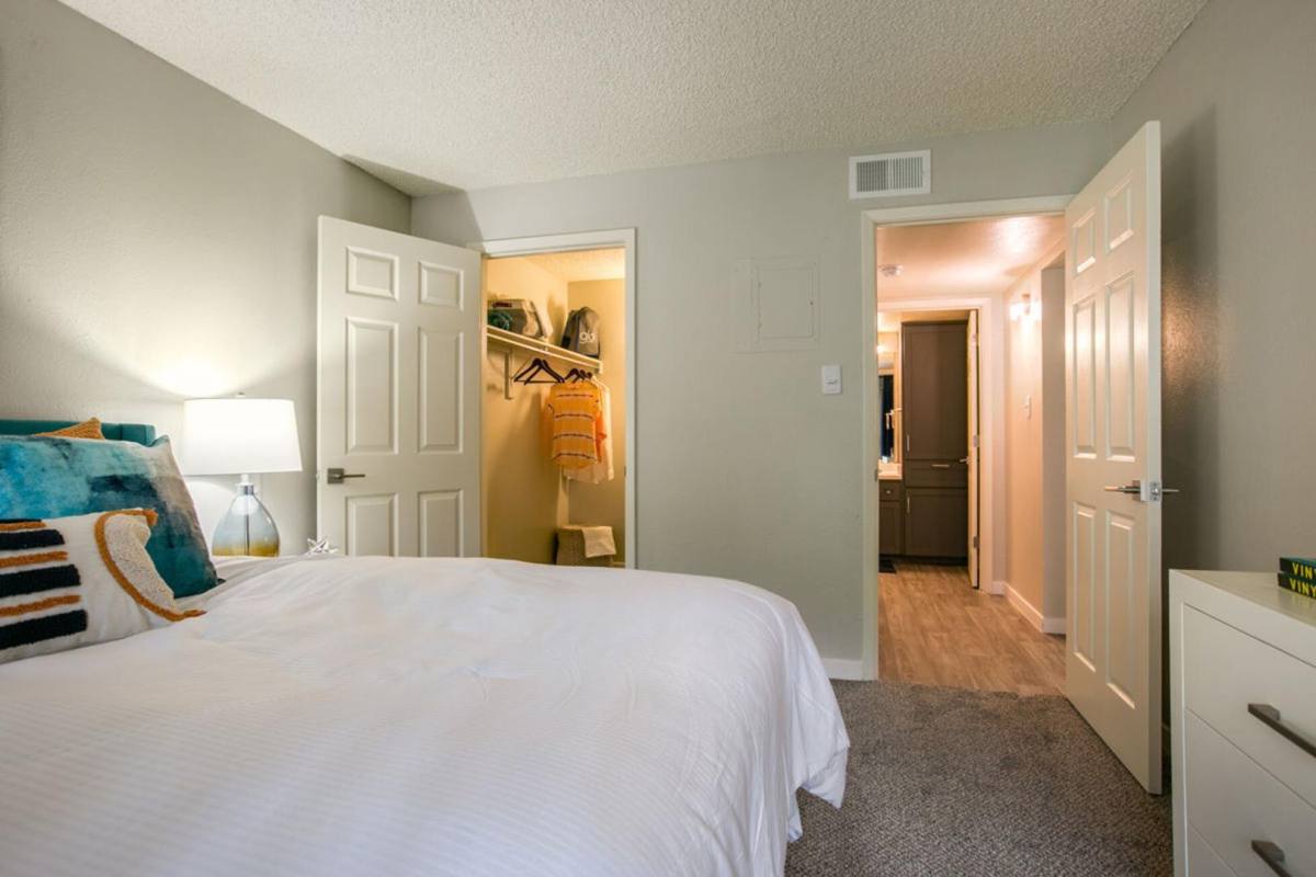 Apartment for rent at Summit Luxury, 3901 Indian School Rd NE, Albuquerque, NM 87110