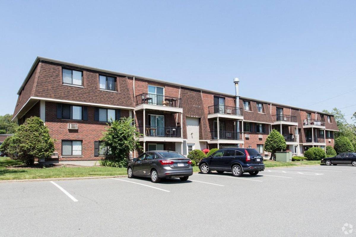 Apartment for rent at 1-12 Pheasant Circle, Milford, MA 01757