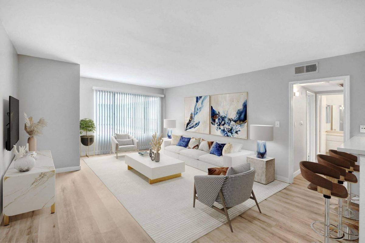 Apartment for rent at Camelot, 8151 Reseda Blvd #206, Reseda, CA 91335